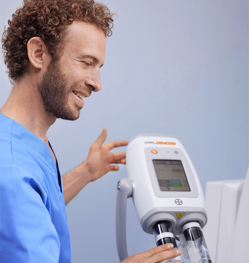 Radiographer uses MEDRAD® Salient